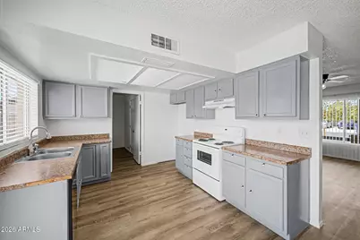 7506 W Turney Avenue, Phoenix, AZ 85033 - Photo 10