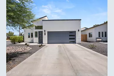 2345 N 28th Place, Phoenix, AZ 85008 - Photo 1