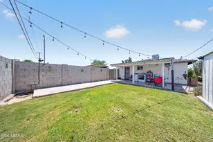 6446 W Piccadilly Rd, Phoenix, AZ 85033 - Photo 14