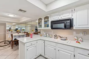 17404 N 99th Ave, Sun City, AZ 85373 - Photo 12