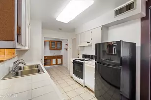 10027 W Audrey Dr, Sun City, AZ 85351 - Photo 10