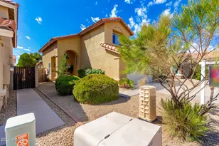3223 E Poinsettia Dr, Phoenix, AZ 85028 - Photo 1