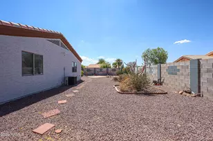9870 W Camelia Dr, Arizona City, AZ 85123 - Photo 28