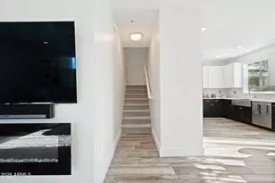 3104 N 37th St, Phoenix, AZ 85018 - Photo 6
