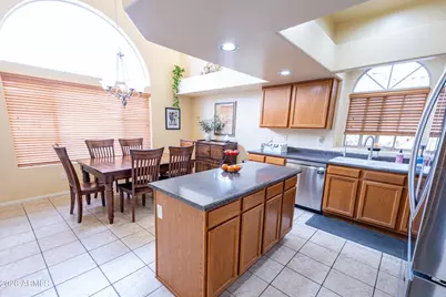 9644 W Hatcher Road, Peoria, AZ 85345 - Photo 14