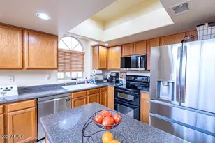 9644 W Hatcher Rd, Peoria, AZ 85345 - Photo 16