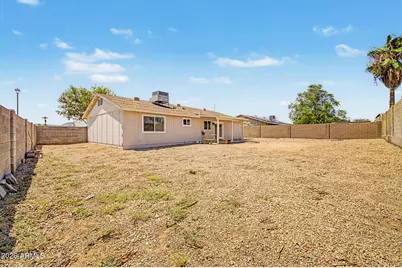 20601 N 33rd Avenue, Phoenix, AZ 85027 - Photo 2