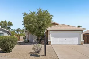 15984 W Smokey Dr, Surprise, AZ 85374 - Photo 2