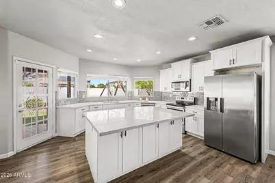 1042 W Newport Beach Drive, Gilbert, AZ 85233 - Photo 4