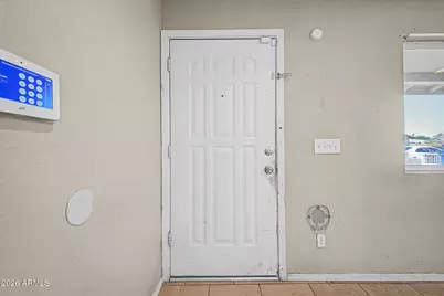 5807 W Cambridge Avenue, Phoenix, AZ 85035 - Photo 8