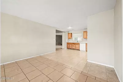 5807 W Cambridge Avenue, Phoenix, AZ 85035 - Photo 12