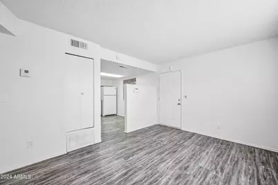 436 W Clark Street #Apt 101, Mesa, AZ 85201 - Photo 4