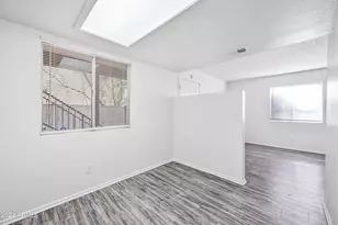 436 W Clark St, Mesa, AZ 85201 - Photo 8