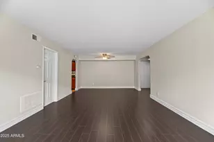3825 E Camelback Rd, Phoenix, AZ 85018 - Photo 10