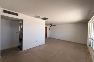 11007 W Florida Ave, Sun City, AZ 85351 - Photo 6