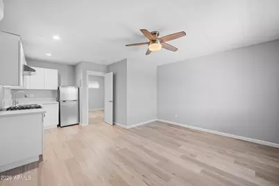 3025 N 32nd Street #Apt 54, Phoenix, AZ 85018 - Photo 2
