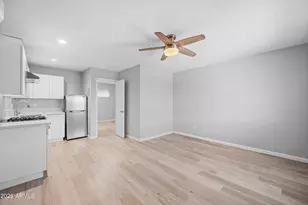 3025 N 32nd St, Phoenix, AZ 85018 - Photo 2