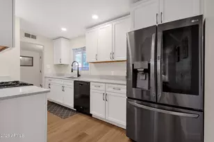 3314 E Holly St, Phoenix, AZ 85008 - Photo 10