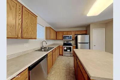 17472 W Watson Lane, Surprise, AZ 85388 - Photo 2