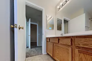 17472 W Watson Ln, Surprise, AZ 85388 - Photo 8