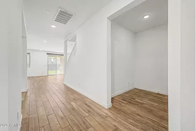 17057 W Molly Lane, Surprise, AZ 85387 - Photo 8