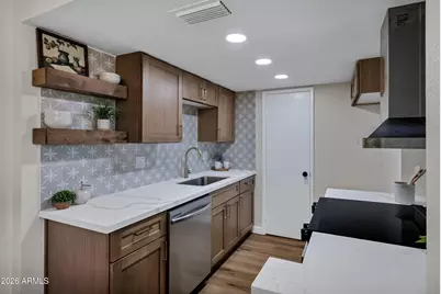 10208 N 8th Place #B, Phoenix, AZ 85020 - Photo 8