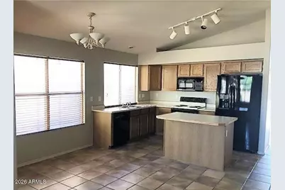 150 S Cobblestone Drive, Gilbert, AZ 85296 - Photo 4
