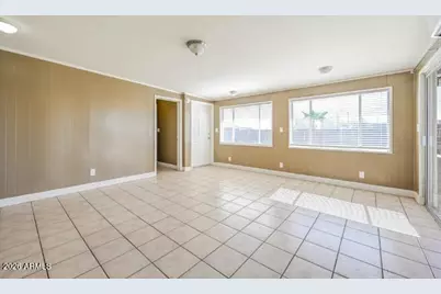 11207 W Oregon Avenue, Youngtown, AZ 85363 - Photo 4