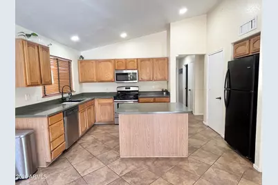 8565 W Denton Lane, Glendale, AZ 85305 - Photo 8