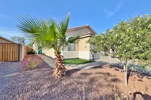 1745 E Desert Breeze Pl, Casa Grande, AZ 85122 - Photo 2