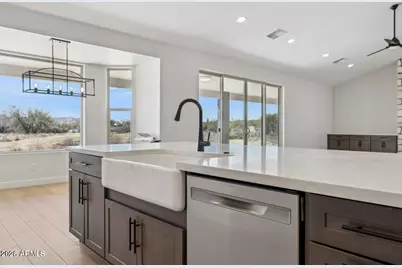 654 E Paint Your Wagon Trail, Phoenix, AZ 85085 - Photo 10
