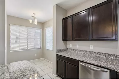 1947 N 77th Glen, Phoenix, AZ 85035 - Photo 8