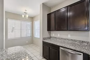 1947 N 77th Glen, Phoenix, AZ 85035 - Photo 8
