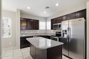 1947 N 77th Glen, Phoenix, AZ 85035 - Photo 4