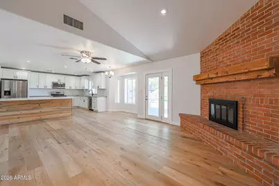 5542 W Northwood Drive, Glendale, AZ 85310 - Photo 10