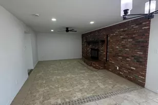 3026 N 40th Dr, Phoenix, AZ 85019 - Photo 6
