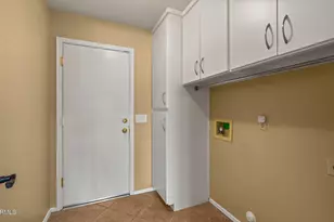 8434 W Dreyfus Dr, Peoria, AZ 85381 - Photo 30