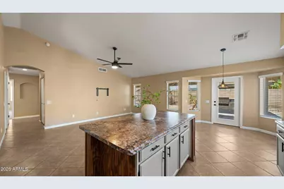 8434 W Dreyfus Drive, Peoria, AZ 85381 - Photo 20