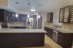 6834 S 40th Ln, Phoenix, AZ 85041 - Photo 4