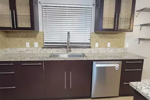 6834 S 40th Ln, Phoenix, AZ 85041 - Photo 10