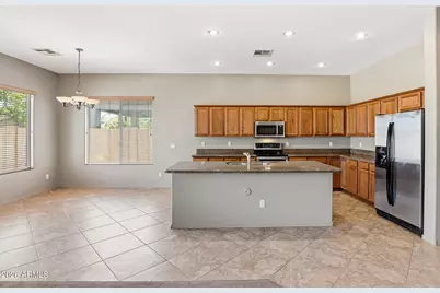 18185 W Rimrock Street, Surprise, AZ 85388 - Photo 4