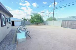 11427 N 112th Dr, Youngtown, AZ 85363 - Photo 26