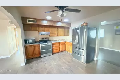11427 N 112th Drive, Youngtown, AZ 85363 - Photo 8
