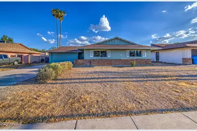 4031 W Denton Lane, Phoenix, AZ 85019 - Photo 2