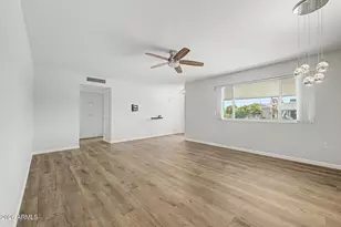 10002 W Desert Hills Dr, Sun City, AZ 85351 - Photo 8