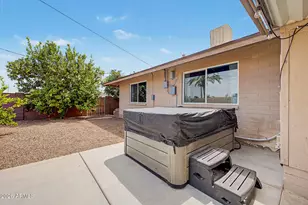10002 W Desert Hills Dr, Sun City, AZ 85351 - Photo 24