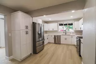 2936 W Highland Ave, Phoenix, AZ 85017 - Photo 8