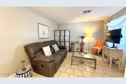 7129 W Toronto Way, Phoenix, AZ 85043 - Photo 8