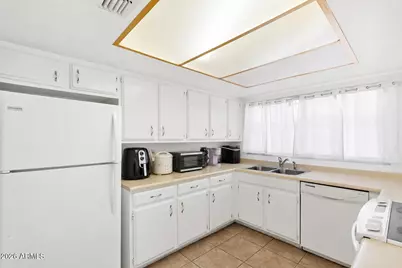 5409 W Echo Lane, Glendale, AZ 85302 - Photo 8