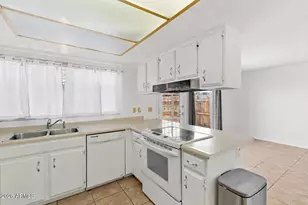 5409 W Echo Ln, Glendale, AZ 85302 - Photo 10